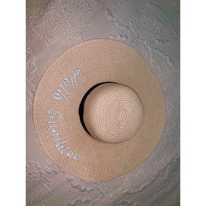 Other - SALE 💥NWOT Beach hat🔥 Other - SALE 💥NWOT Beach hat🔥